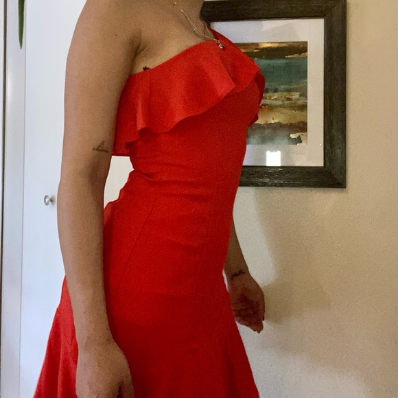 One-shoulder coral dress with ruffles - Picture 3 of 4